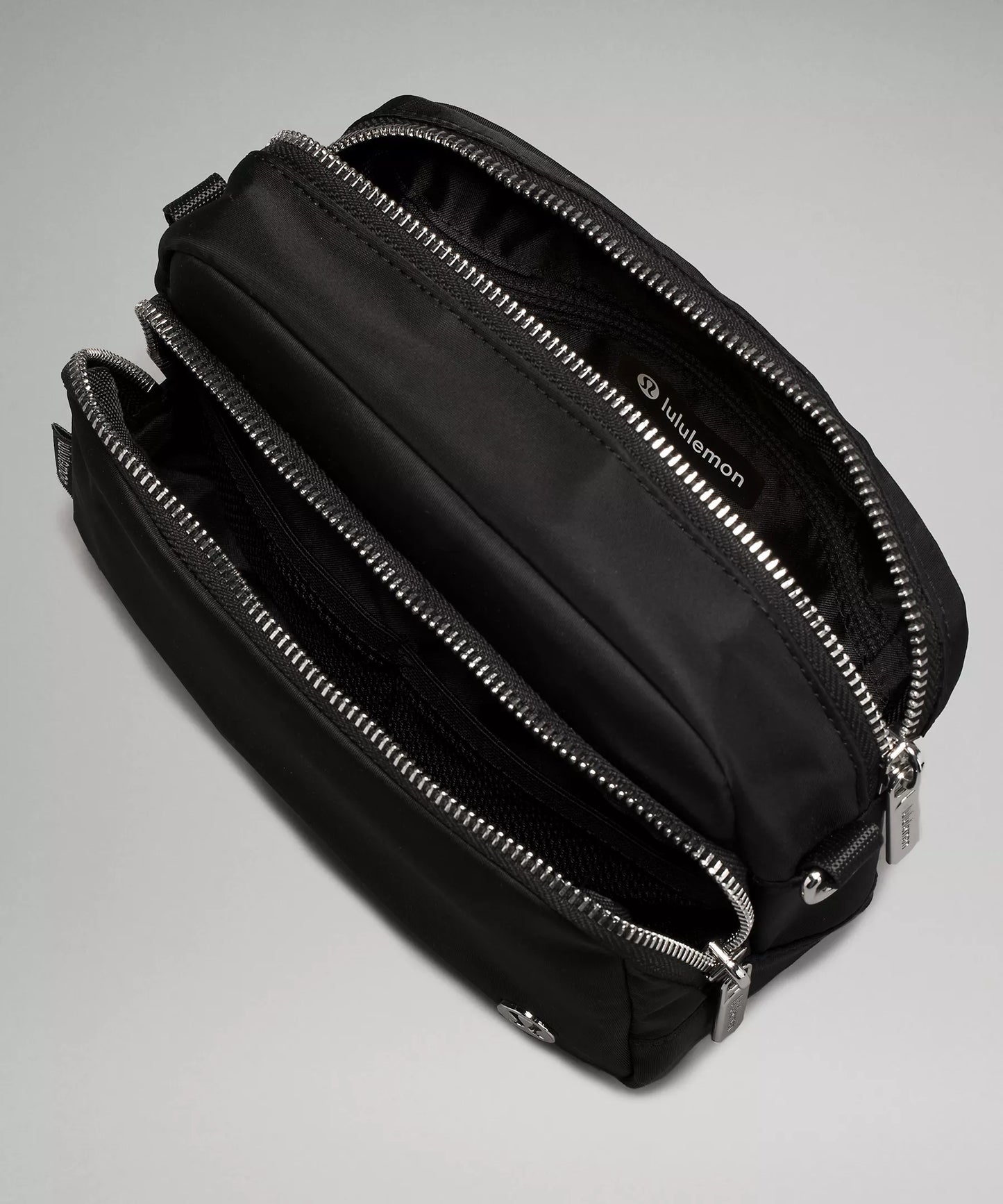 Everywhere Crossbody Bag 2L Metal Hardware