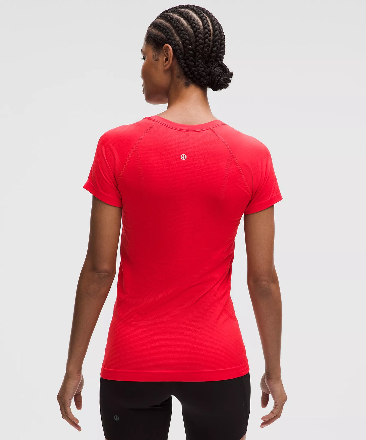 Swiftly Tech Short-Sleeve Shirt 2.0 (Hip Length)