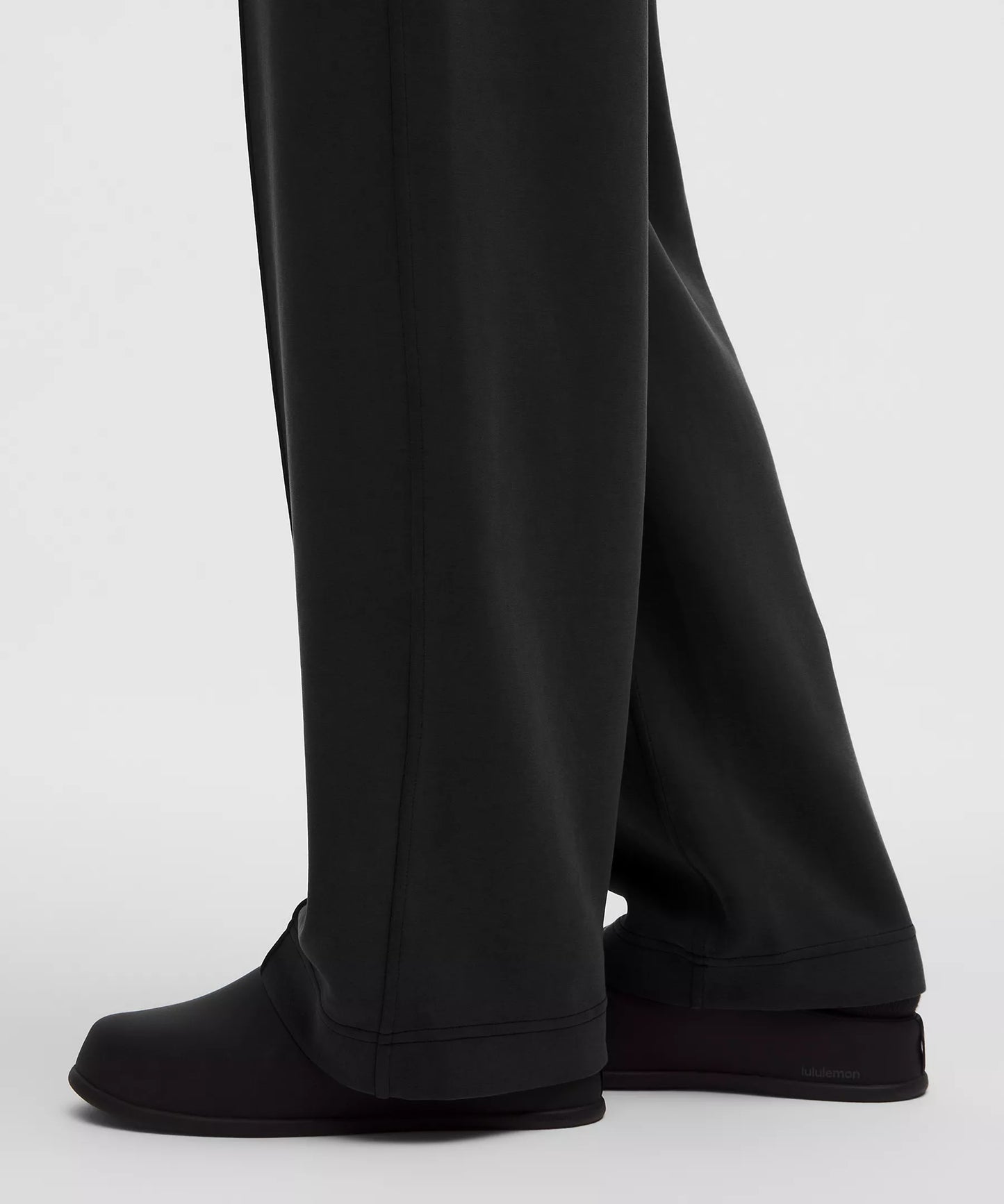 Softstreme Pintuck Mid-Rise Pant Regular - Black