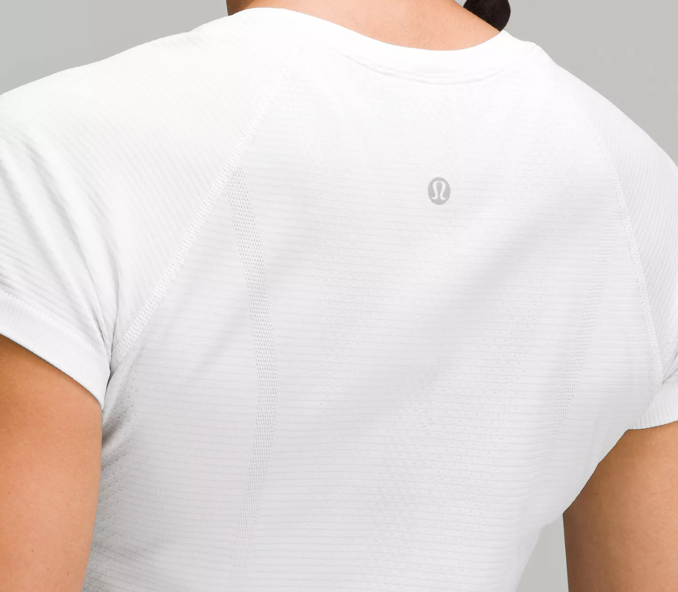 Swiftly Tech Short-Sleeve Shirt 2.0 *Hip Length